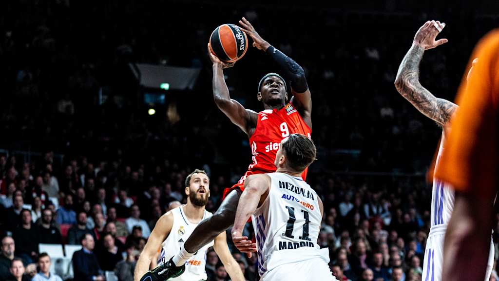 Isaac Bonga jugó bien contra Ulm: 18 puntos, 14 rebotes