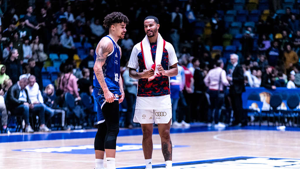 Teammates last year, opponents this year: Joshua Obiesie and Nick Weiler-Babb