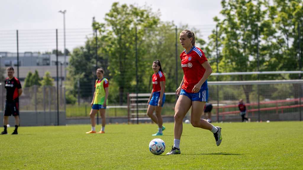FC Bayern Frauen, Bühl