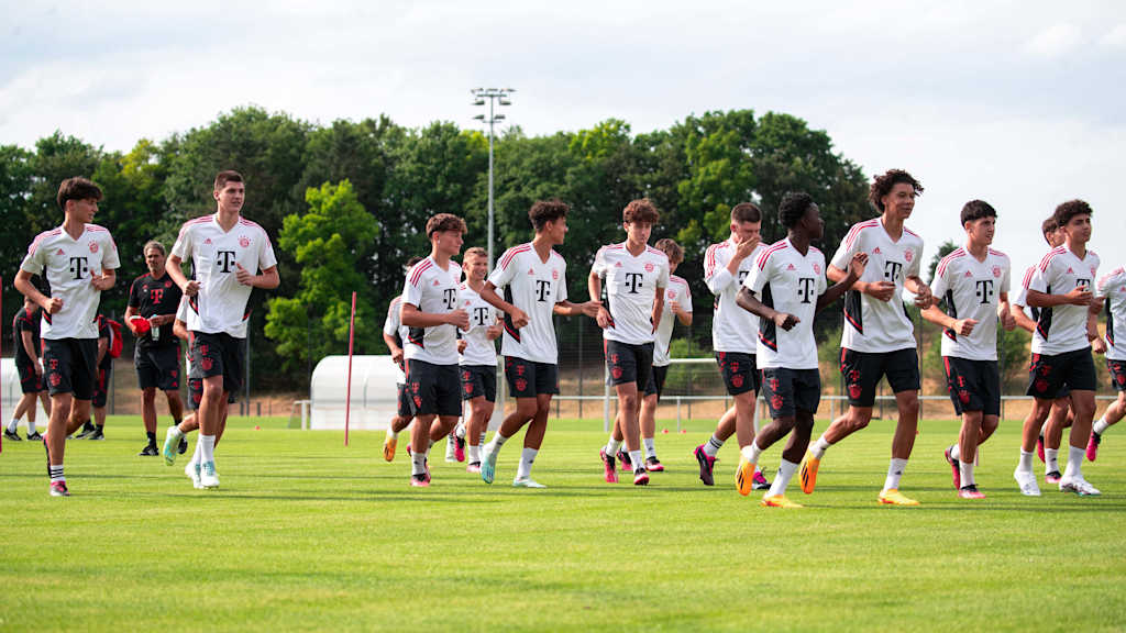 230627_U17_Trainingsauftakt_5_fcb