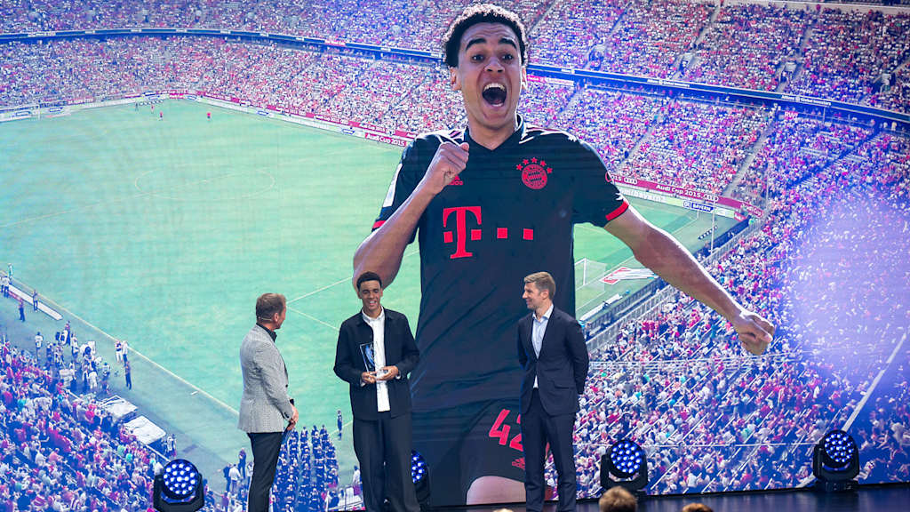 230708-bayerischer-sportpreis-ehrung-musiala-StMI