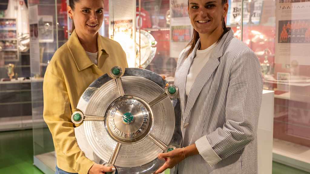 20230727_FCB_Frauen_Meisterschale_AA_Museum-13