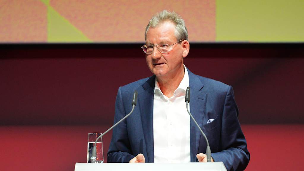 Prof. Dr. Dieter Mayer, FC Bayern München eV 1st vice-president