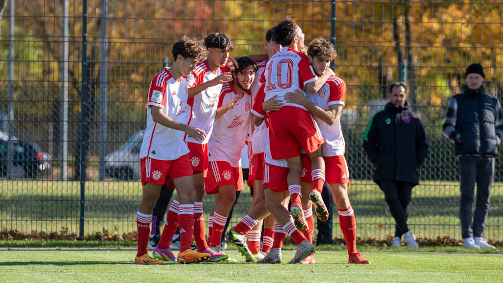 Die U17 des FC Bayern im Spiel gegen den SC Freiburg
