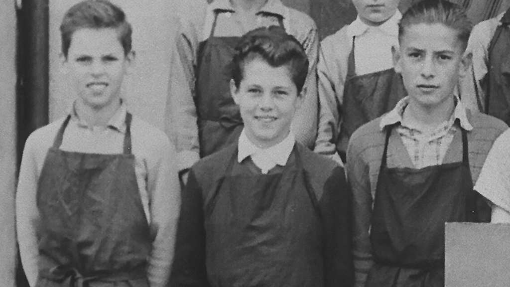 Franz Beckenbauer als junger Bub in der Berufsschule