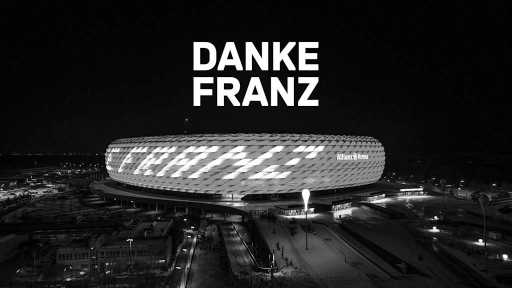 Allianz Arena leuchtet mit Aufschrift Danke Franz