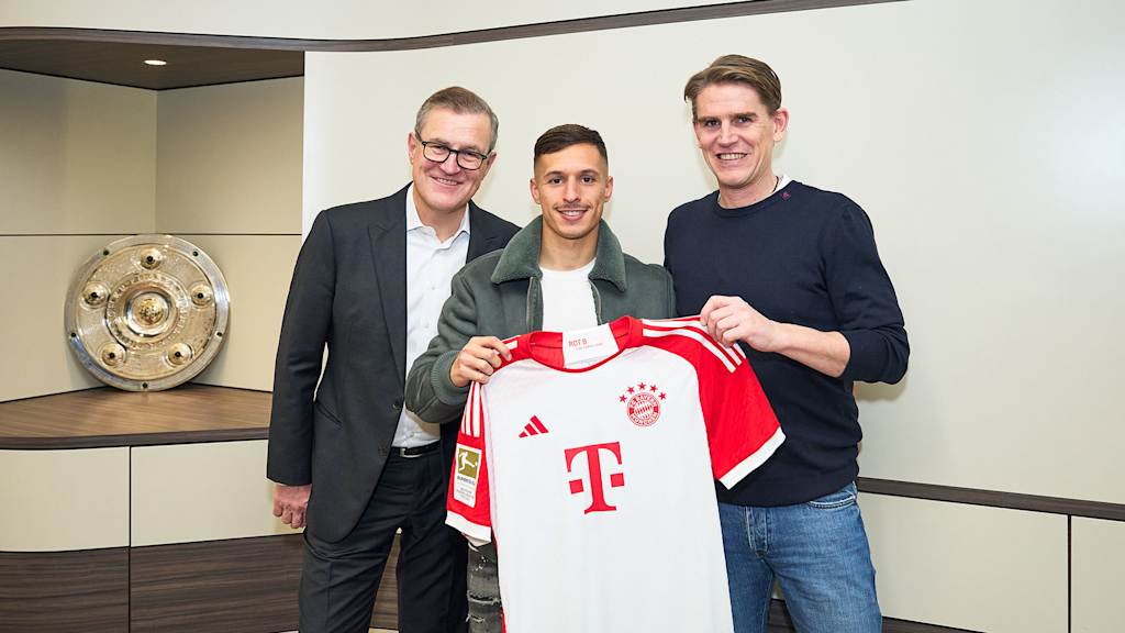 Bryan Zaragoza Christoph Freund FC Bayern