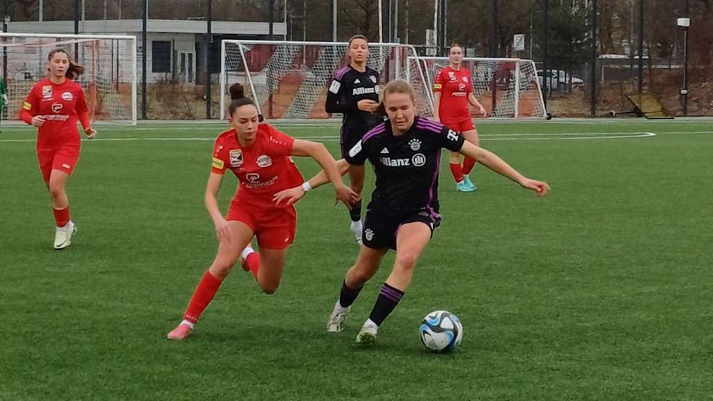 Die FC Bayern Frauen II drehten gegen den FC Bergheim kurz vor Ende die Partie.
