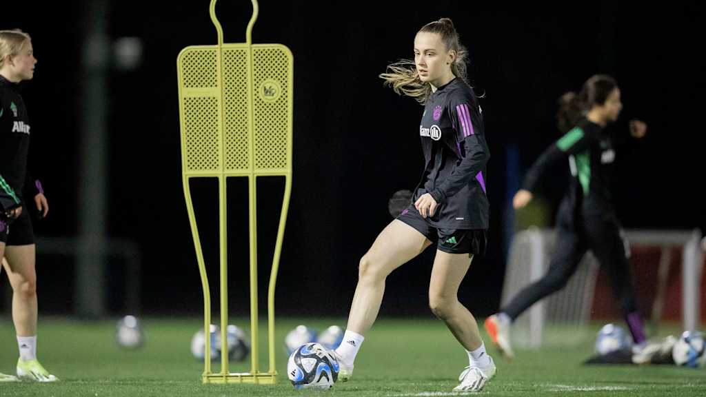 Die FC Bayern Frauen II bereiten sich auf die Rückrunde vor.