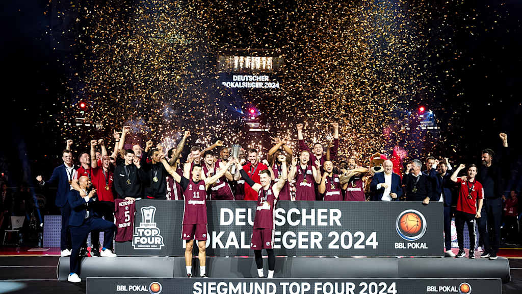 Der FC Bayern Basketball als Deutscher Pokalsieger 2024