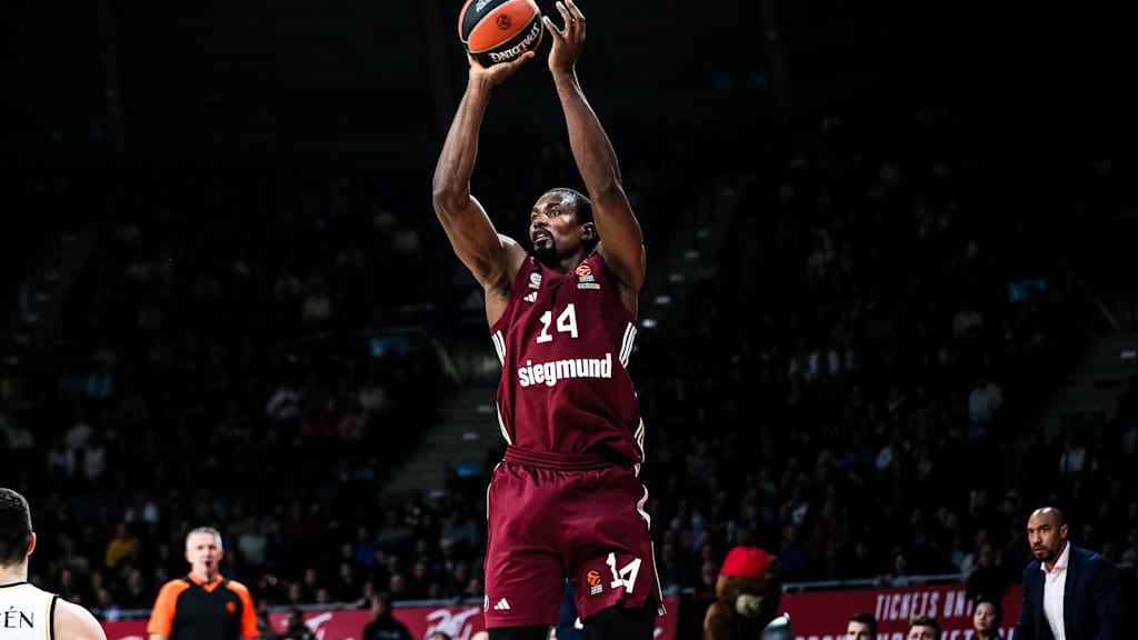 NBA Champion Serge Ibaka kam im Sommer zu den Bayern. In der EuroLeague kam er in 28 Einsätzen durchschnittlich auf 12,6 Punkte, 6,8 Rebounds und 1,2 Blocks
