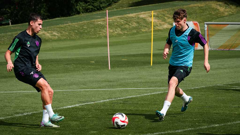 Training der FC Bayern Amateure vor dem Regionalliga-Spiel in Buchbach.