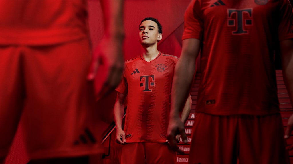 Jamal Musiala in new Bayern home jersey for 2024/25