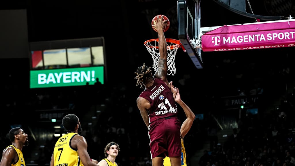 Devin Booker mit einem Dunk im Hinspiel gegen Ludwigsburg