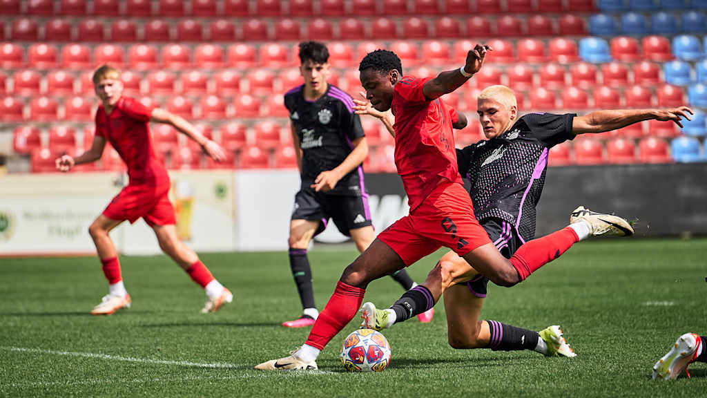 Spielszene FC Bayern World Squad FC Bayern U19
