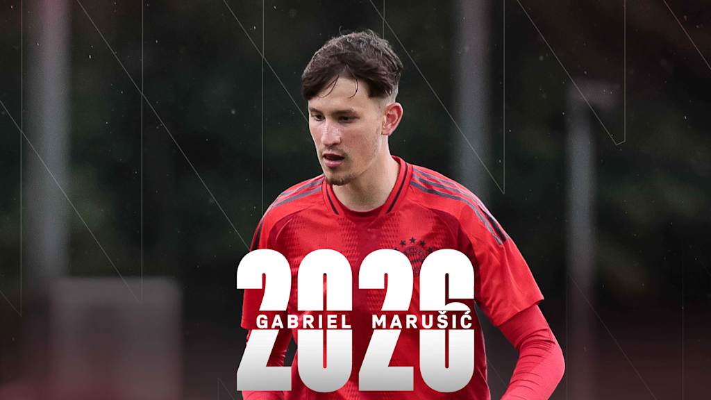 Porträt von Moritz Mosandl, der einen neuen Vertrag beim FC Bayern unterschrieben hat.