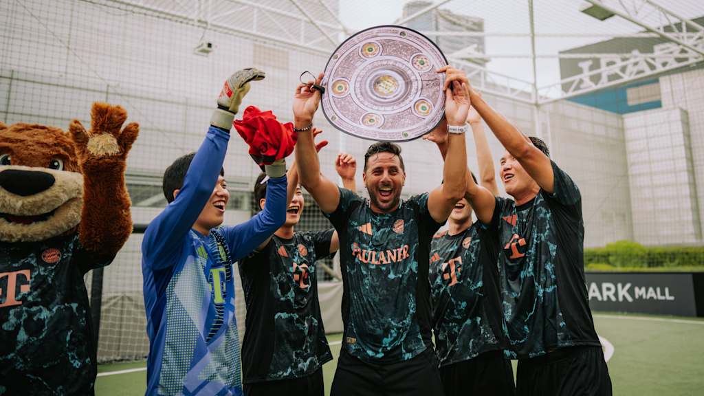 Claudio Pizarro at the FC Bayern Legends Fan Match in Seoul