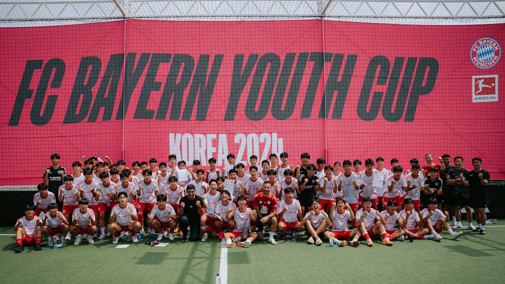 Die Spieler posieren beim FC Bayern Youth Cup National Final Südkorea