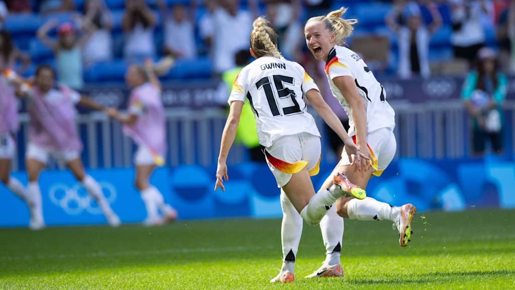 Giulia Gwinn and Lea Schüller celebrate for Germany Women
