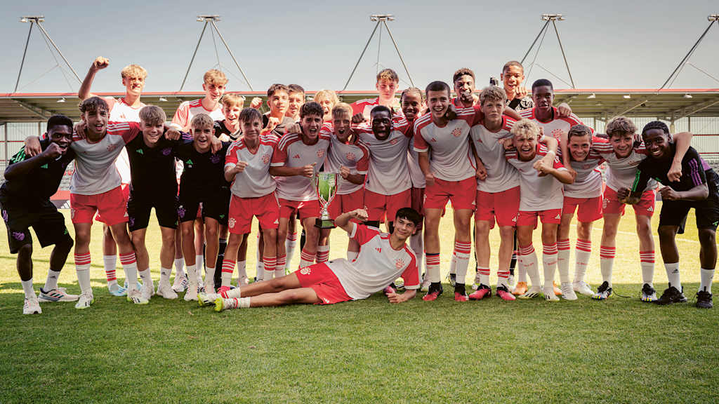 Die U15 des FC Bayern gewann den Elite Cup 2023.