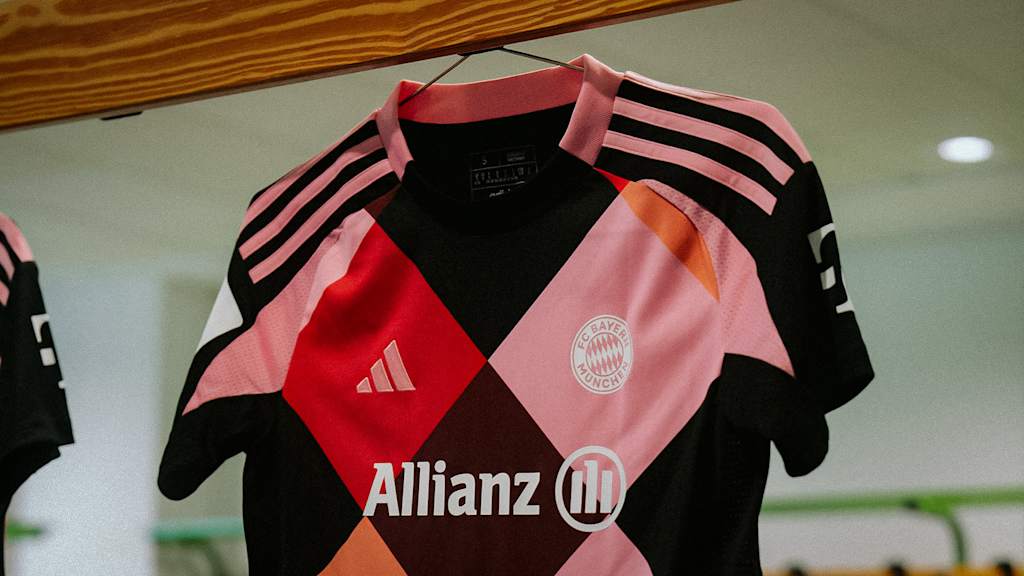 Sondertrikot, FC Bayern Frauen auswärts beim VfL Wolfsburg