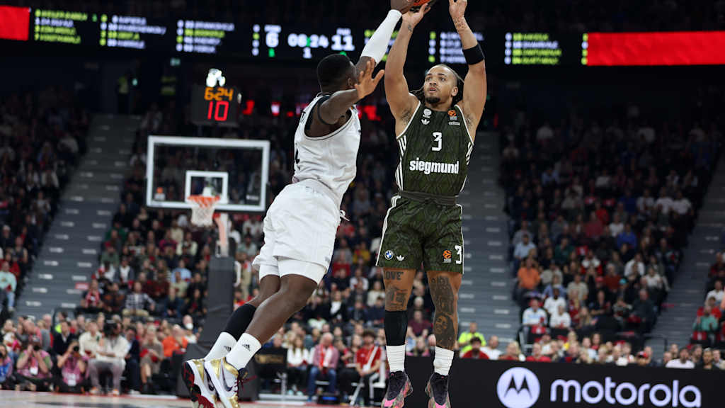 Carsen Edwards was the top scorer for FC Bayern Basketball against Paris, with 32 points.