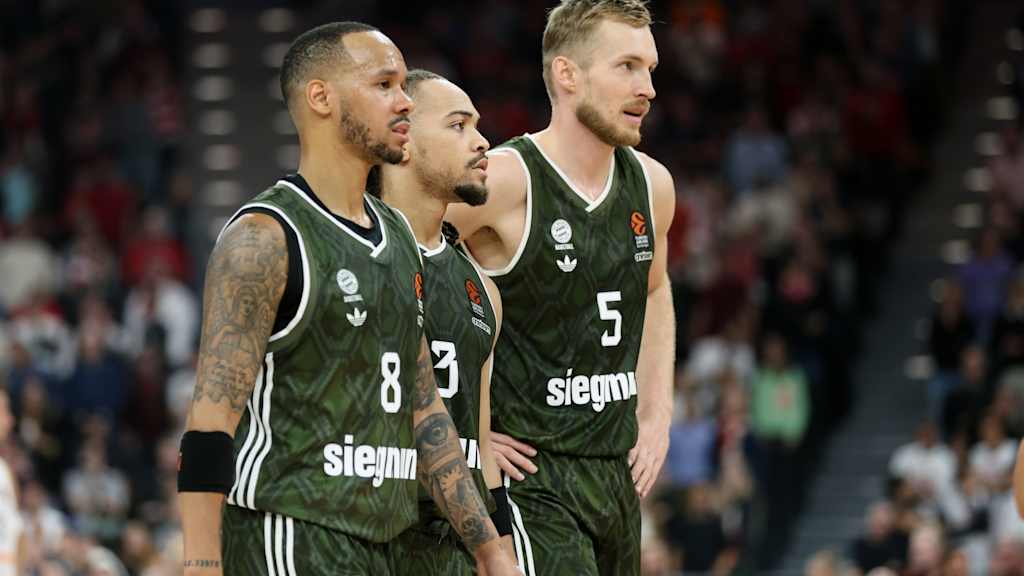 Shabazz Napier und Carsen Edwards, hier mit Niels Giffey beim Spiel gegen Madrid