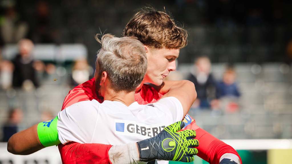 Tom Ritzy Hülsmann and captain Stefan Thesker kept a clean sheet for St. Pölten against Liefering.