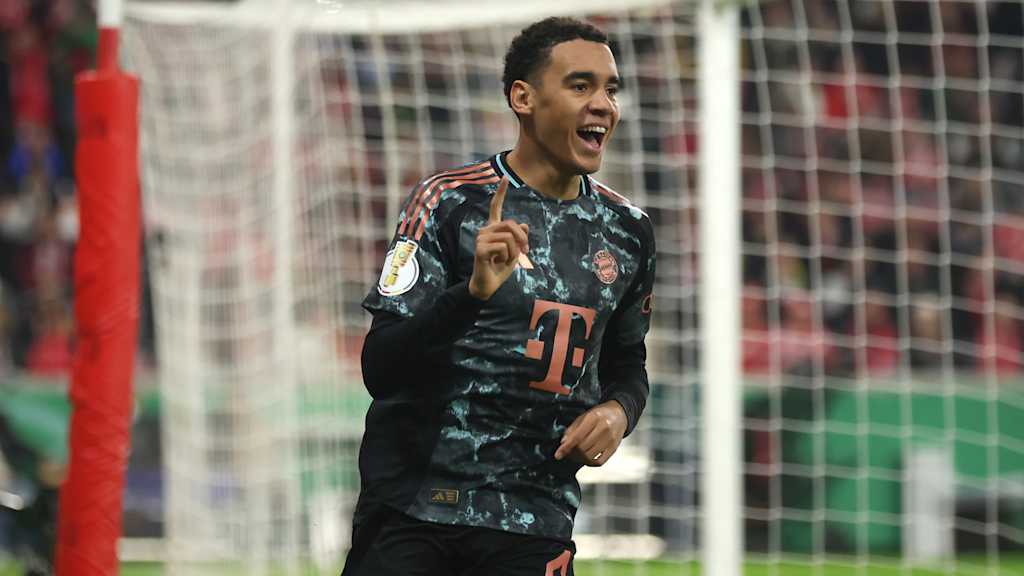 Jamal Musiala celebrates a goal against Mainz 05