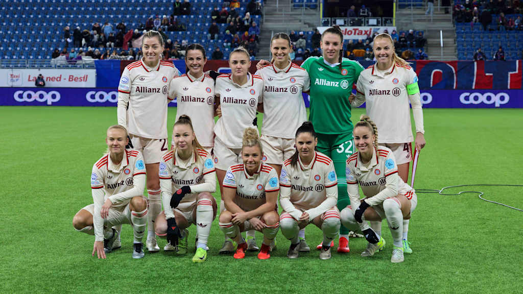 Teamfoto vor dem Auswärtsspiel der FC Bayern Frauen gegen Vålerenga Oslo