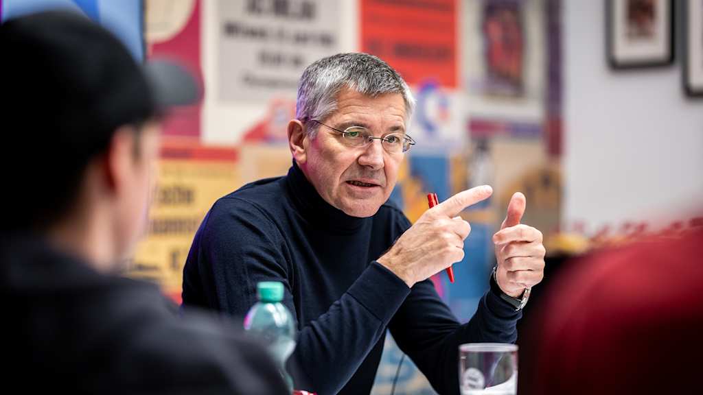 FC Bayern-Präsident Herbert Hainer beim Präsidentengespräch an der Säbener Straße