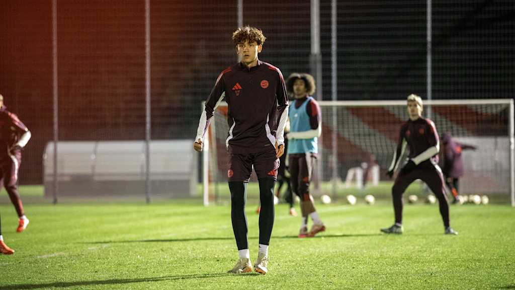 Jason Eckl im Training der FC Bayern U19 vor dem Heimspiel gegen Augsburg.