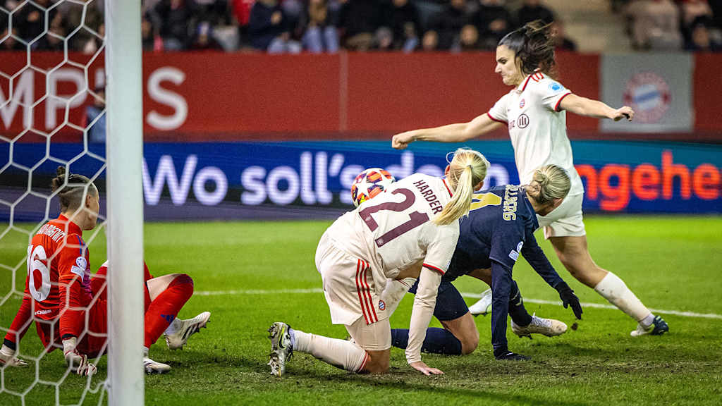 Jovana Damnjanović, im Heimspiel der FC Bayern Frauen gegen Juventus Turin