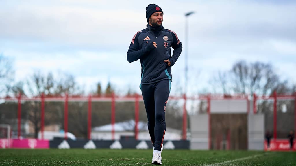 Serge Gnabry running