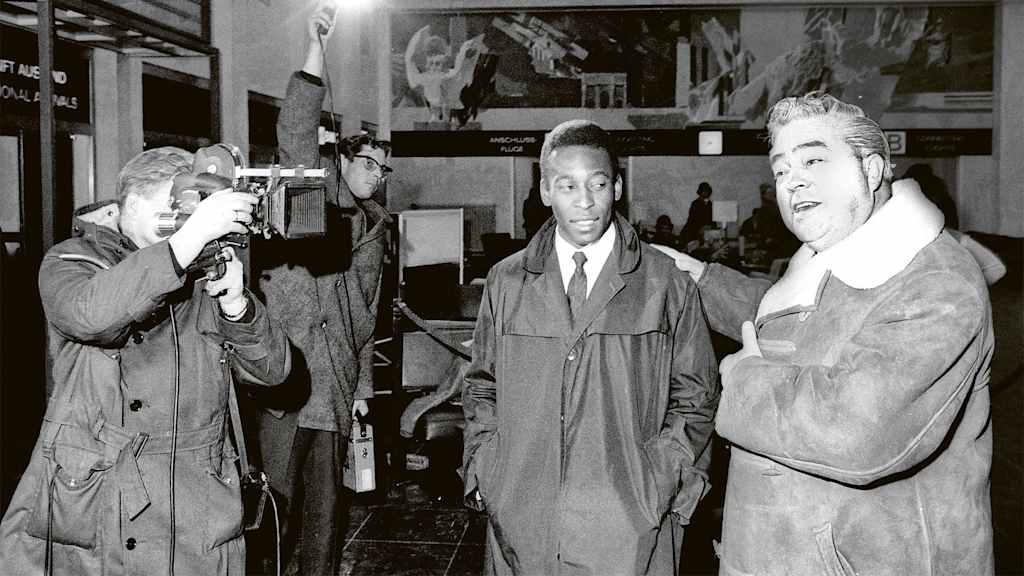 Pele is welcomed at Munich-Riem Airport by Roland Endler