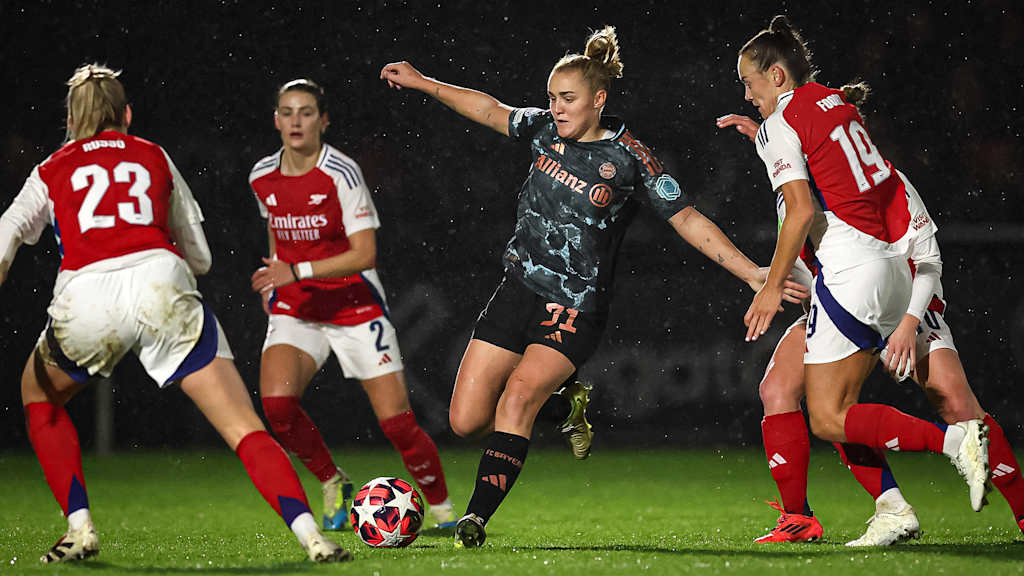Georgia Stanway in FC Bayern Women's away match at Arsenal