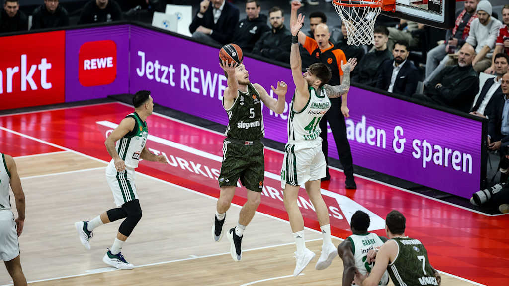 Niels Giffey and FCBB lost for the first time at the SAP Garden