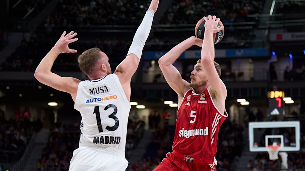 Niels Giffey and his squad lost at Madrid