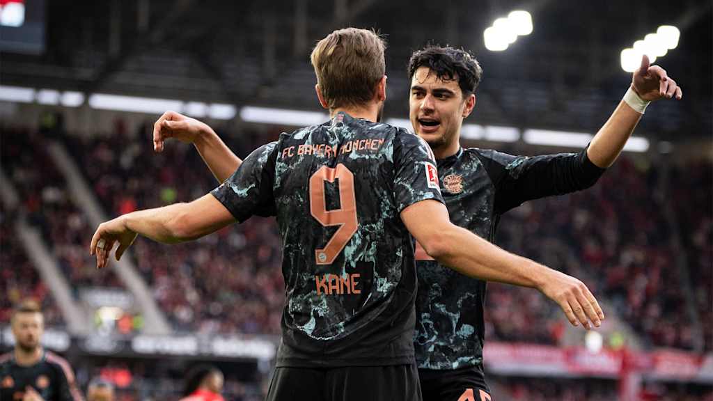 Minjae Kim und Joshua Kimmich beim Spiel des FC Bayern in Freiburg