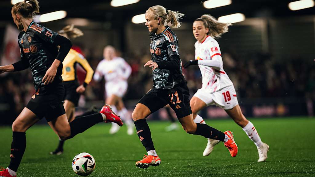 Pernille Harder in FC Bayern Women's match at RB Leipzig
