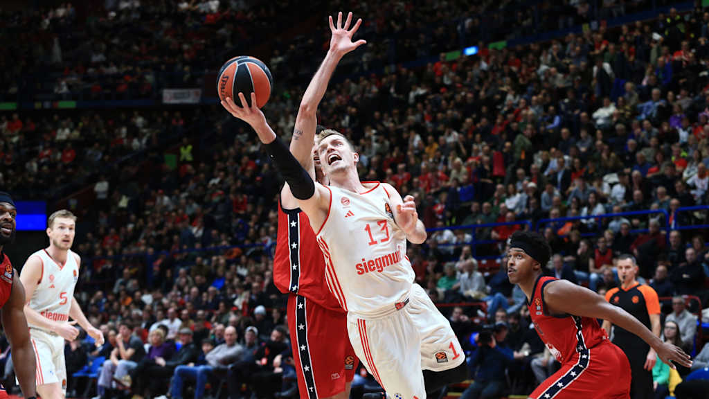 In the first leg in Milan, Bayern, led by Andreas Obst, won narrowly with a score of 79-78.