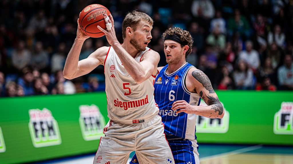 Niels Giffey beim Hinspiel in Frankfurt