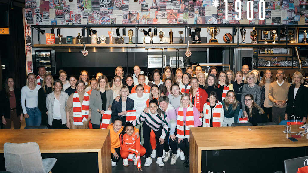 EmpowerHer supports FC Bayern Women in their future career planning.