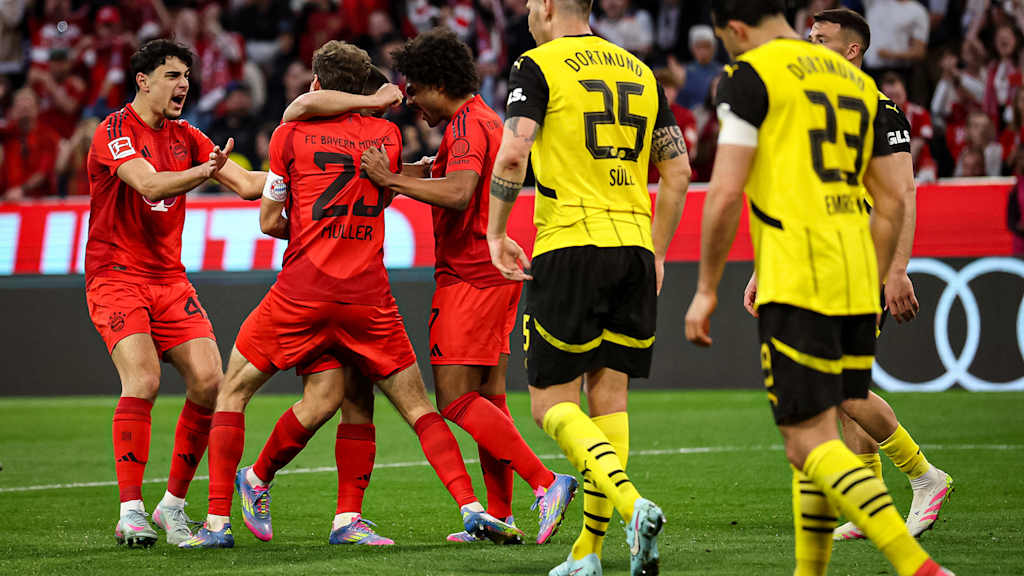 FC Bayern celebrate a goal against Dortmund