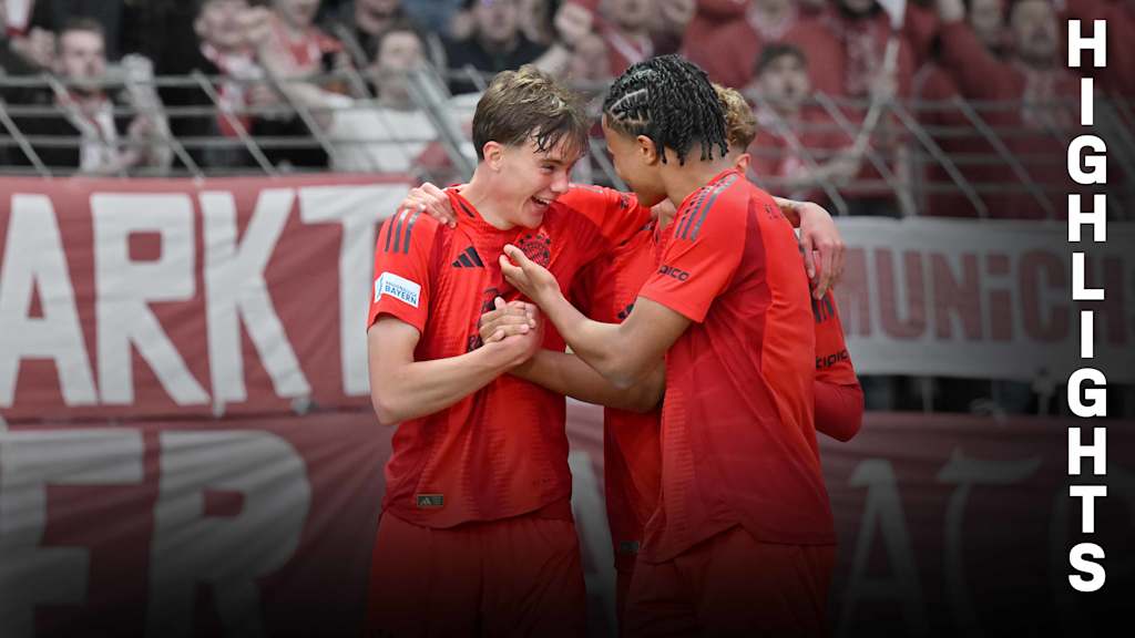 Jubel der Amateure gegen den 1. FC Schweinfurt 05.