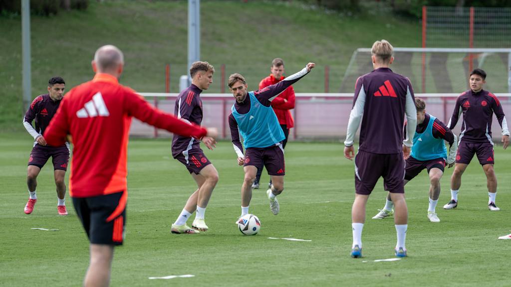 Die FC Bayern Amateure beim Training an der Säbener Straße.