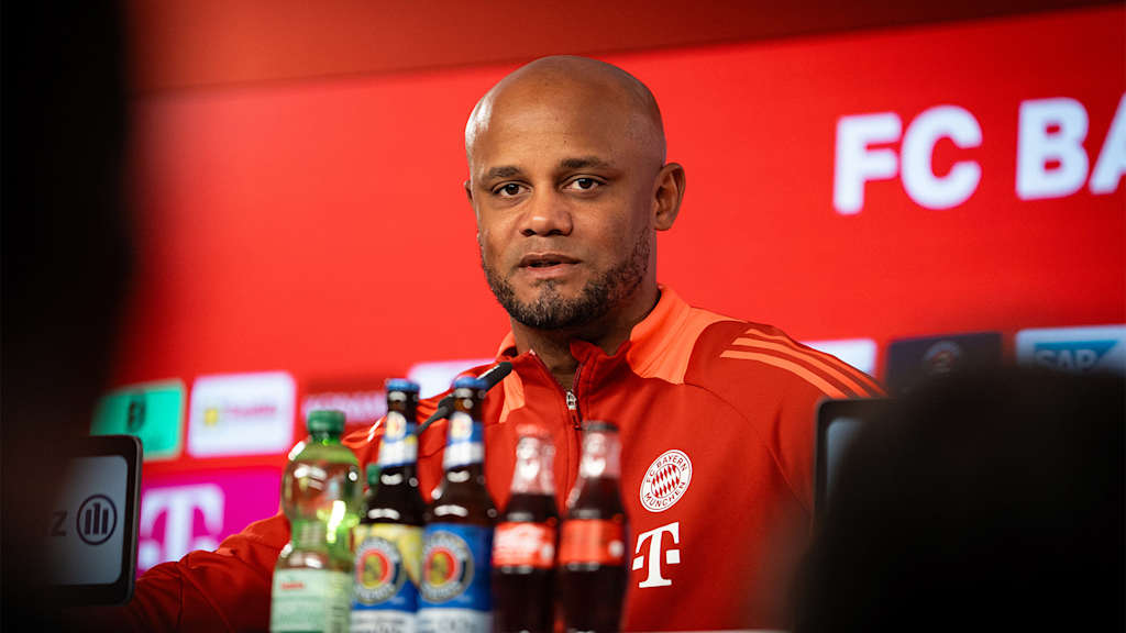 Vincent Kompany spricht im Pressetalk des FC Bayern