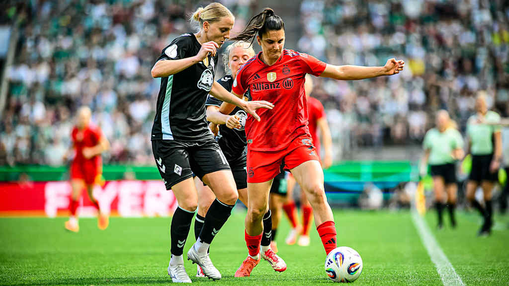 Jovana Damnjanović im Spiel der FC Bayern Frauen gegen den SV Werder Bremen