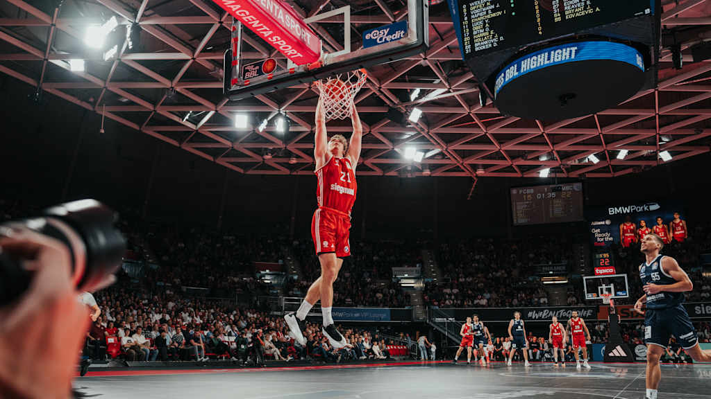 Der FC Bayern Basketball empfängt den Absteiger aus Göttingen im BMW Park