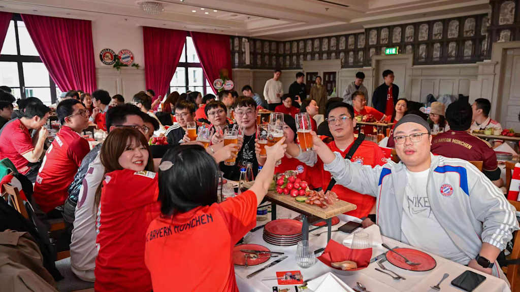 FC Bayern fans from Asia in Munich